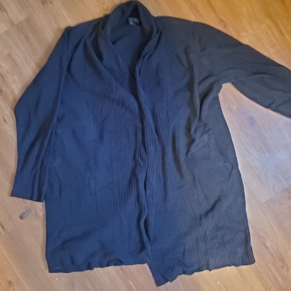 Gently-used Barefoot Dreams sweater